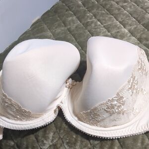 Cream Lace 36J Bra